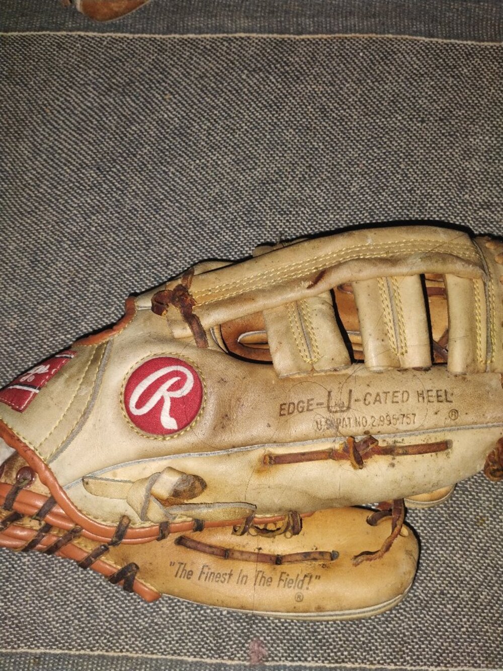 Softball Rawlings glove